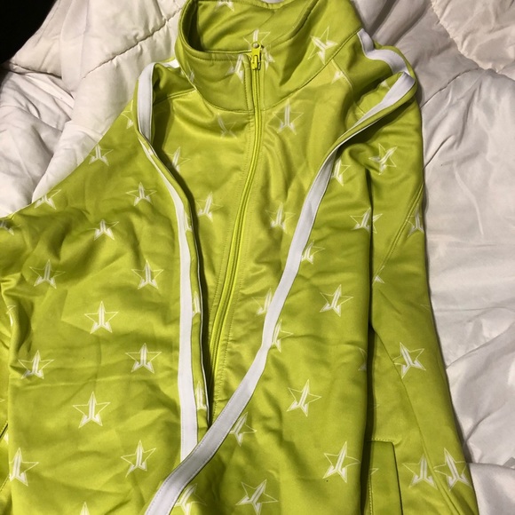 star track suit